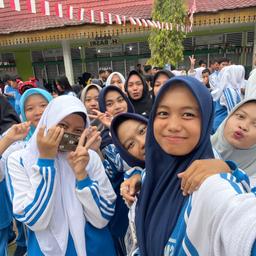 ALZA MANIS