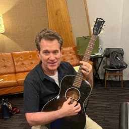 Chris Isaak 