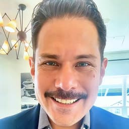 Voz de Ricardo Javier