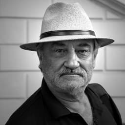 Богдан Ступка