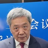 3.14-爆量西装老头