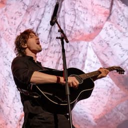 Dean Lewis 