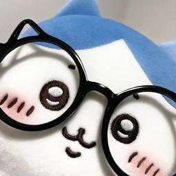 张琦坐着