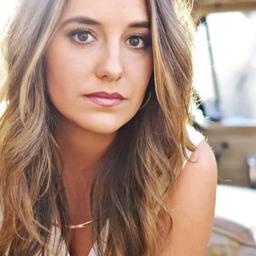Lainey Wilson 