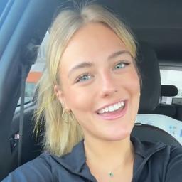 LILLY TAVAREZ