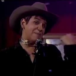 Faustão fala palavrão ao vivo