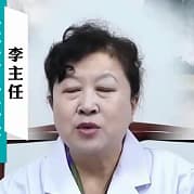 卷发女医生