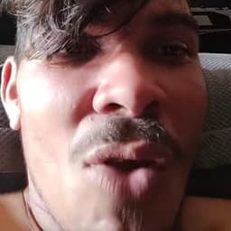 Menininha conversando com o Pai