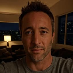 Alex O'Loughlin 
