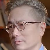 白发型男