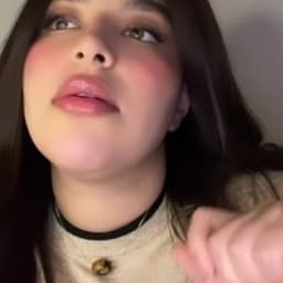 حنوش  الشاعره ام القصيد