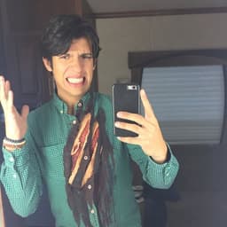 travis (kevin alves)