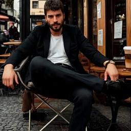 Akin akinozu 