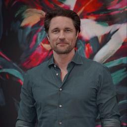 Martin Henderson 