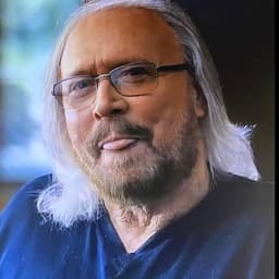 Barry Gibb 