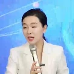 白衣女讲台