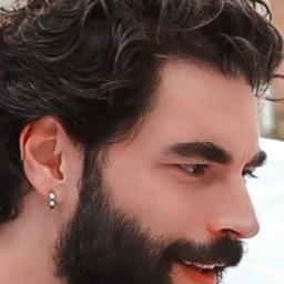 Akin akinozu 