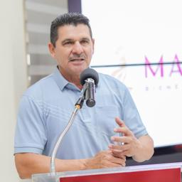 ARMANDO CAMACHO