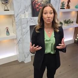 DR JANINE