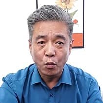 向日葵装饰画蓝衣男