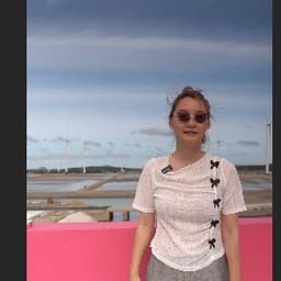 迎潮盐业-出镜女