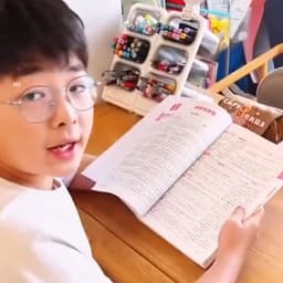 买书男孩-妈你能不能帮我把这本书买回来