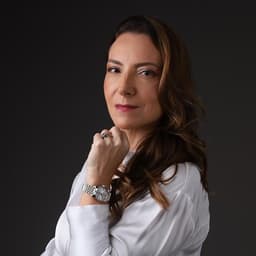 Nayra Del Duca -  oficial