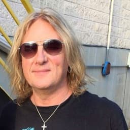 Joe Elliott 