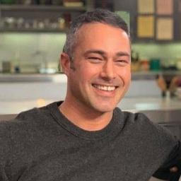 Taylor Kinney 