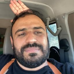 أنا أبو عمشة صكّار الهفاين