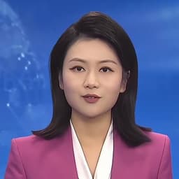 紫西装女主持人