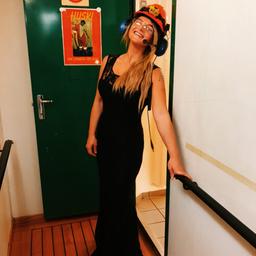 Marine woman 