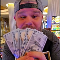 大双眼皮胡子哥