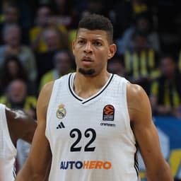 Walter Tavares voice