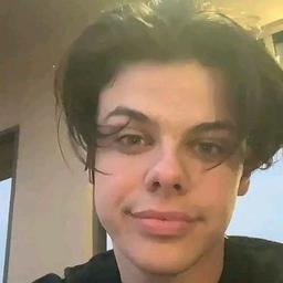 Yungblud 2