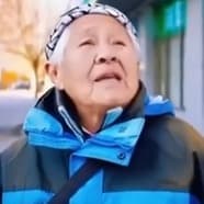 暴躁蓝衣奶奶（阿满）