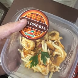 Teteu se desculpando 