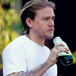 Charlie hunnam 