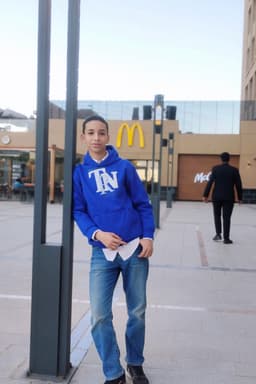 وقالو الشعر عن ليلي 