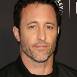 Alex o'loughlin 