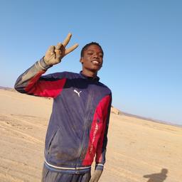 اريد 1000 جنيه لماذا لا تعطيني 3000 يا رجل