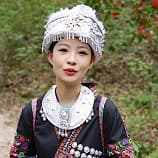 苗族女