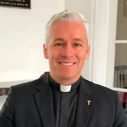 PADRE GABRIEL (LUCIO CESQUIN)