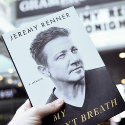 Jeremy Renner 