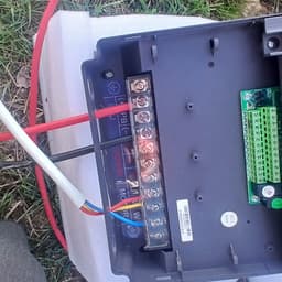 مطعم يقد اكلات طبخ