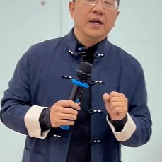 眼镜叔力友