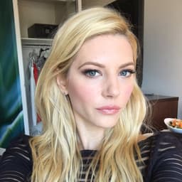 Katheryn Winnick 