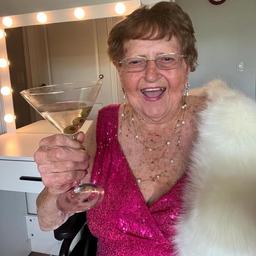 Grandma droniak 