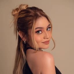 Karol sevilla 