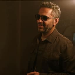 صحلك الشوق من نومك